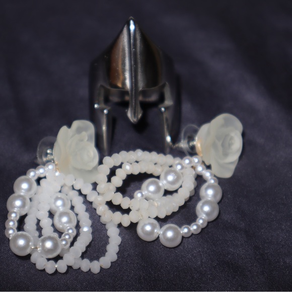 Rose Earrings - Picture 5 of 9